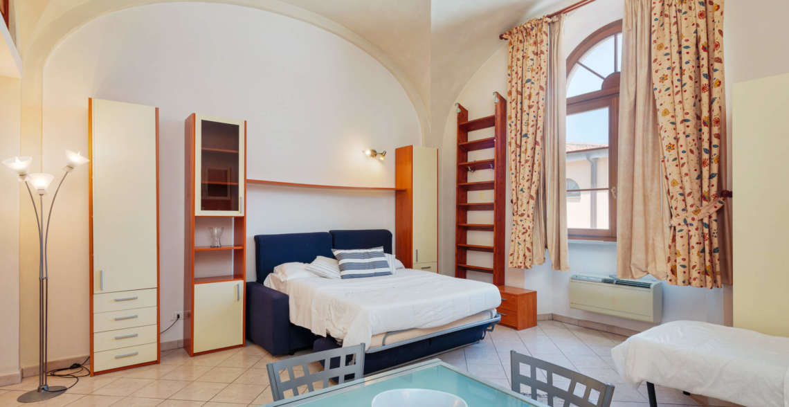 Interno 2bis