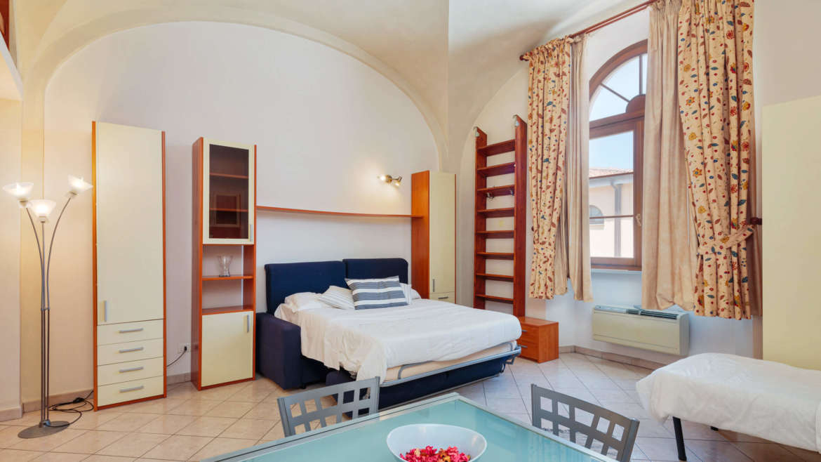 Interno 2bis